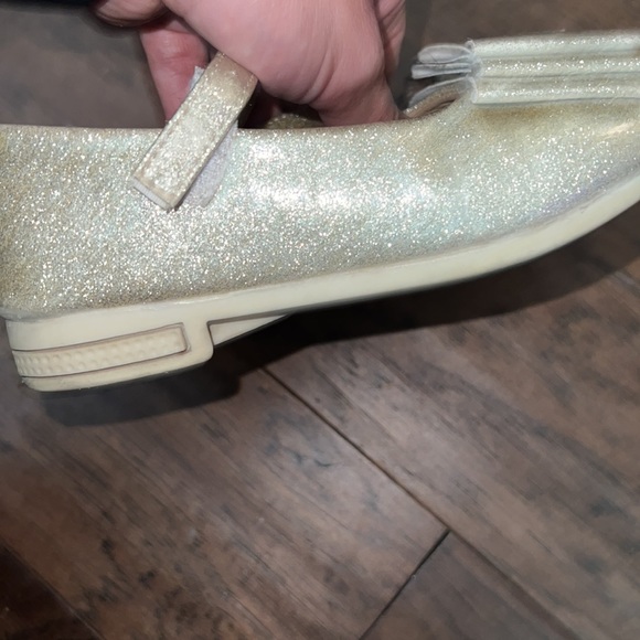 Gold Pipperdoodles bow shoes - Picture 4 of 6